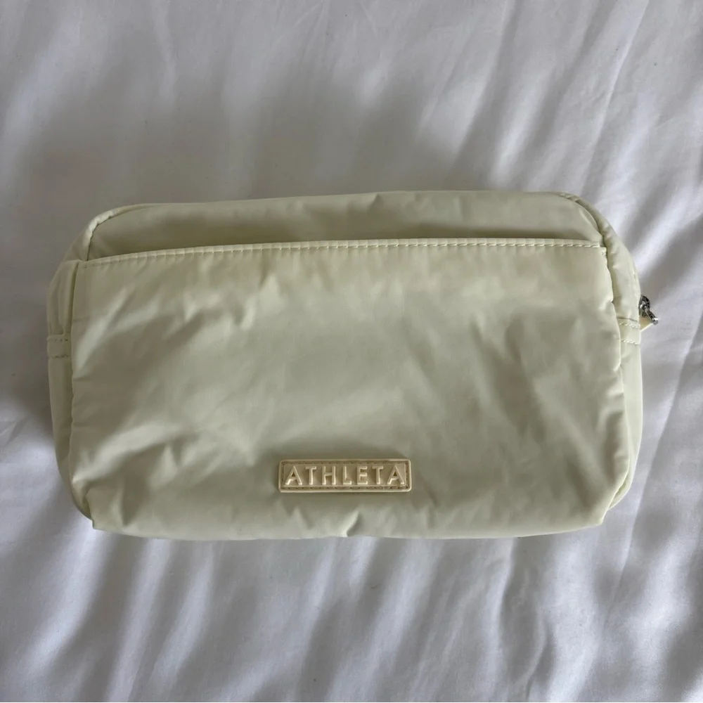 NWT Athleta All About Large Crossbody Belt Bag Butter Yellow Fanny pack - Picture 5 of 13